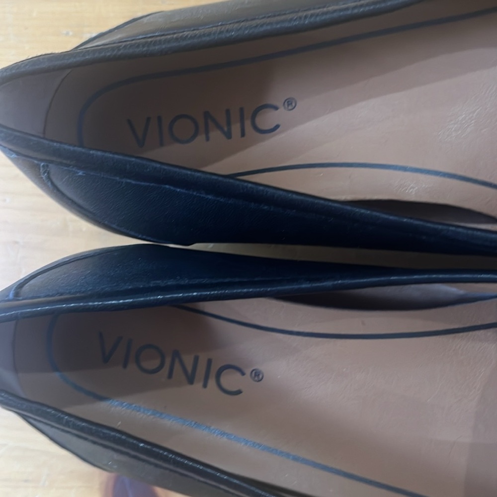 Vionic Slip On Flats - image 6